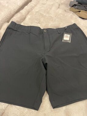Under Armour Men's Charcoal Gray Flat-Front Performance Shorts